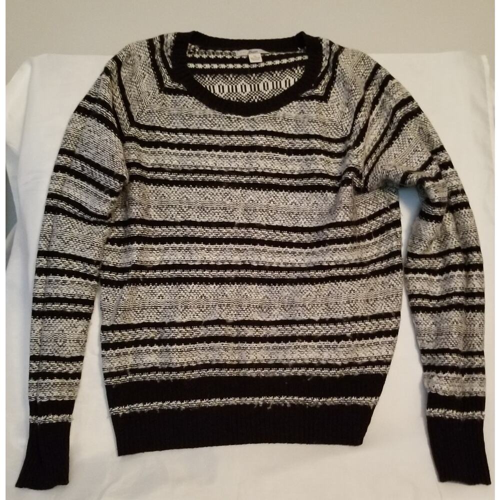 Bass Black and‎ white sweater Size XL 1202